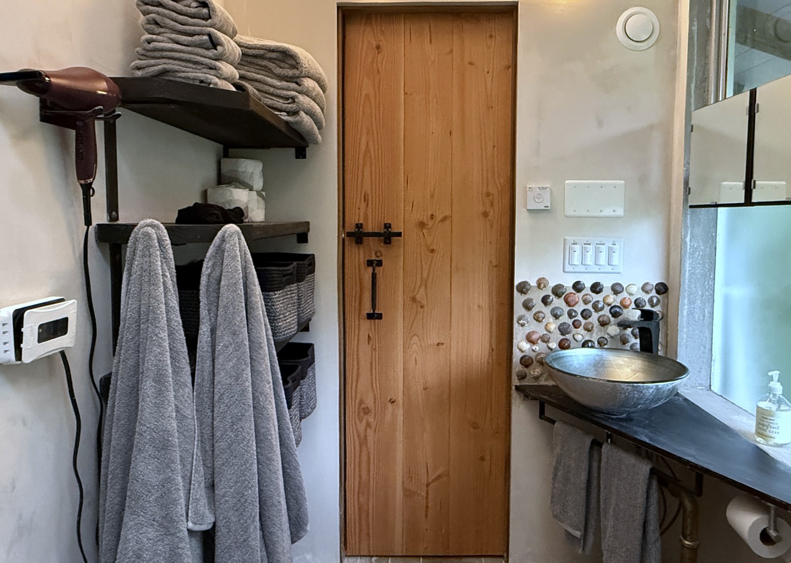 north bathroom (9451)